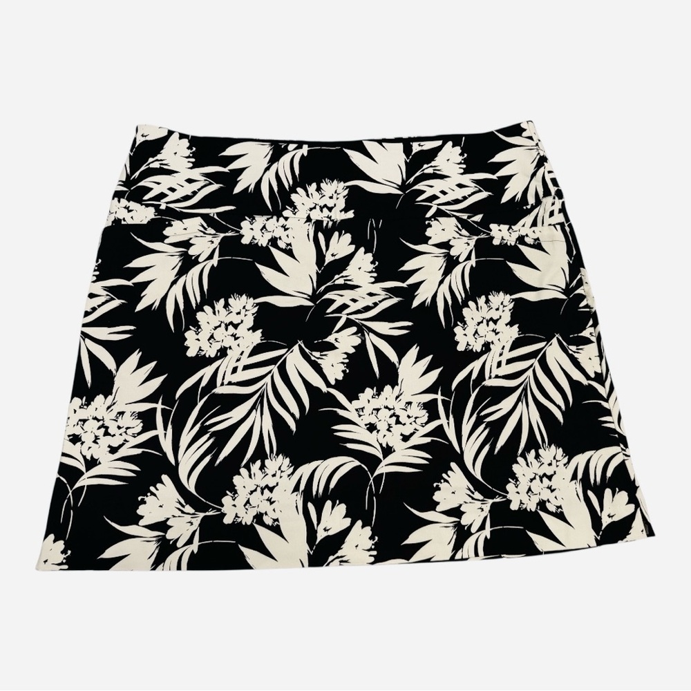 S.C. & Co. Tropical Floral Skort Black White Stretch Mini Skirt 2X Tummy Control - Picture 2 of 4
